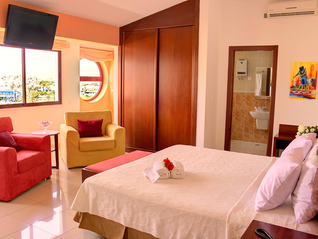 מינדלו Hotel Livvo Don Paco מראה חיצוני תמונה