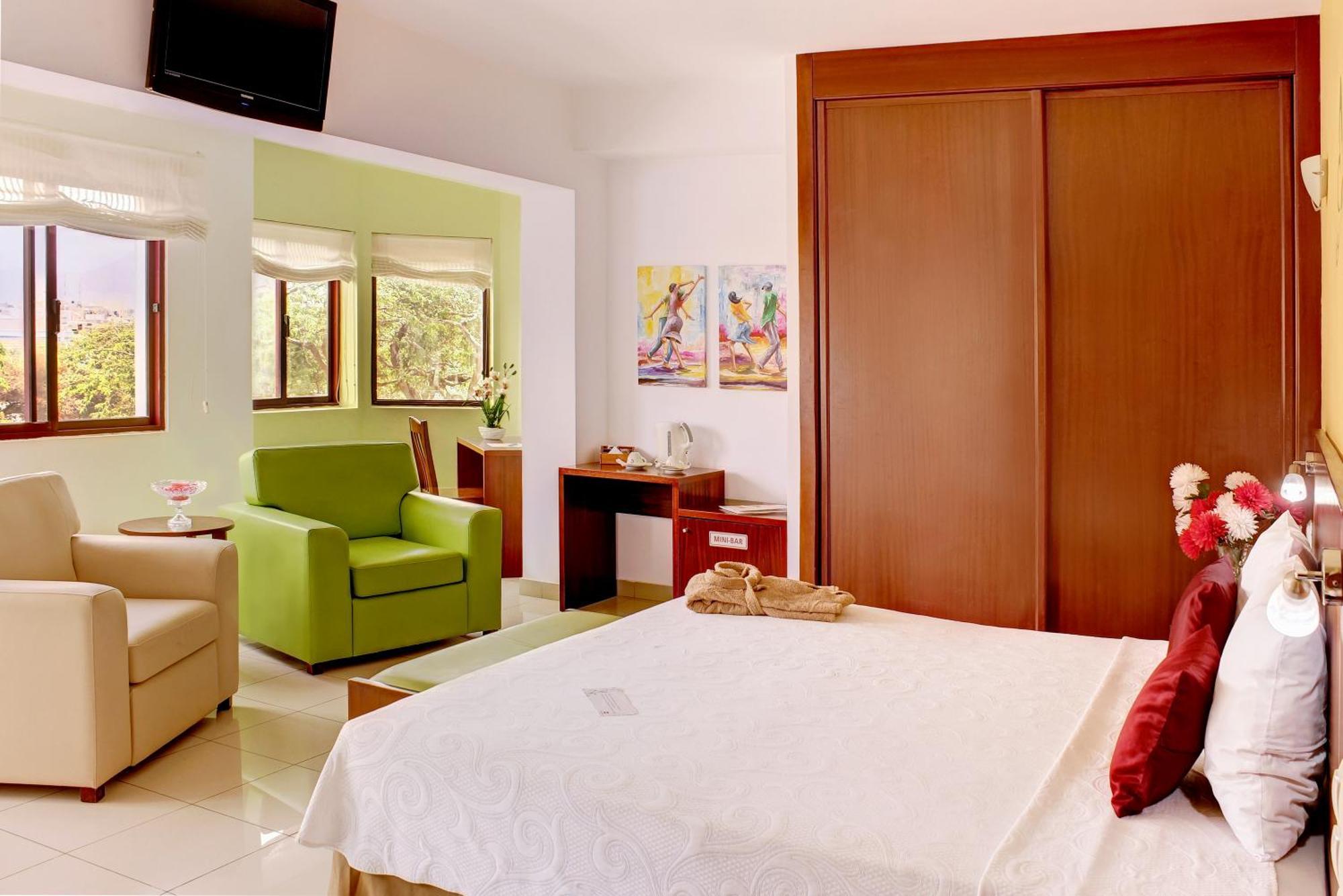 מינדלו Hotel Livvo Don Paco מראה חיצוני תמונה