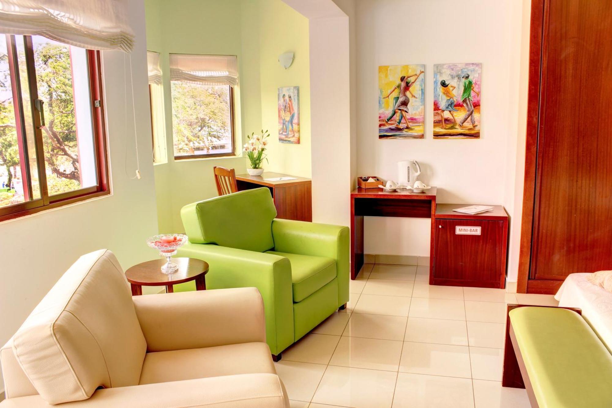 מינדלו Hotel Livvo Don Paco מראה חיצוני תמונה